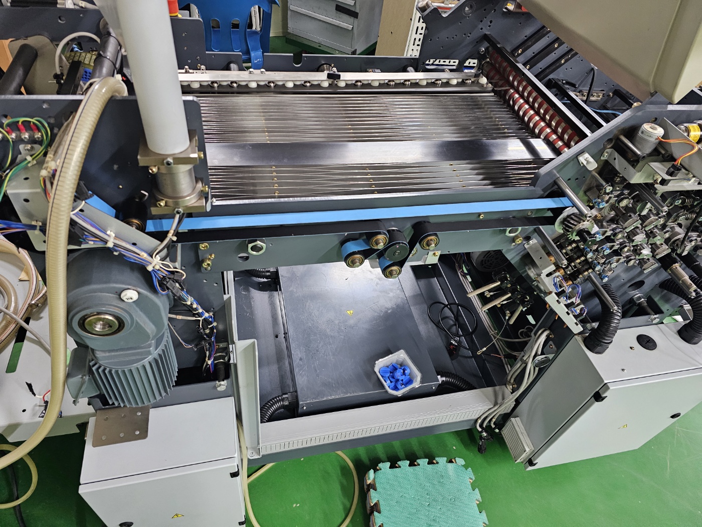 B2 Folding machine